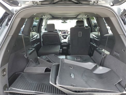 Used 2023 Cadillac XT6 Premium Luxury FWD image 7