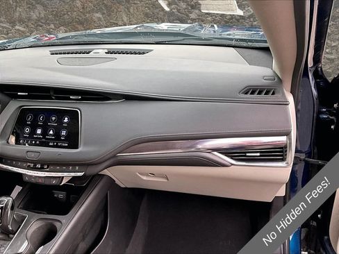 Used 2019 Cadillac XT4 Luxury w/ Trailering Package AWD/4WD image 15