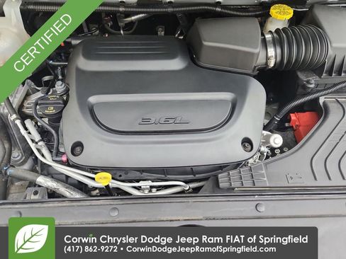 Certified 2024 Chrysler Pacifica Touring-L image 35