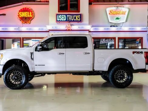 Used 2017 Ford F350 Platinum w/ Platinum Ultimate Package image 13