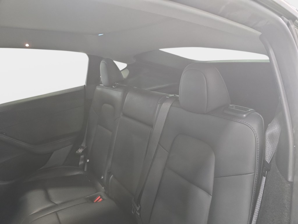 Used 2024 Tesla Model Y 2WD image 10