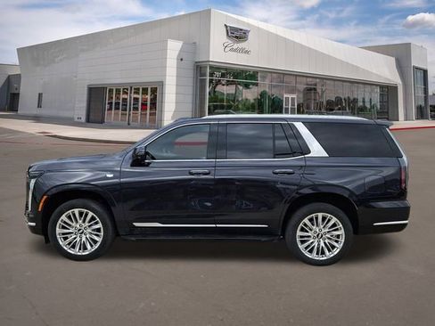 Used 2025 Cadillac Escalade Premium Luxury image 2