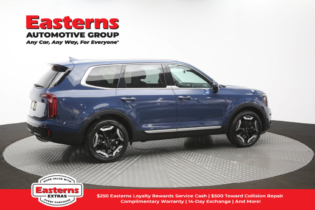 Used 2025 Kia Telluride S FWD image 46