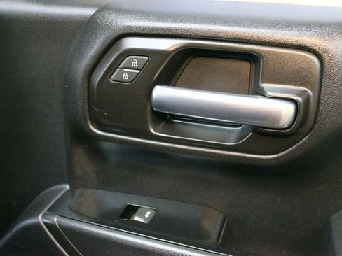 Used 2019 GMC Sierra 1500 4x4 Crew Cab w/ Convenience Package image 9