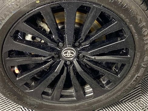 Used 2023 Toyota Highlander XSE image 31