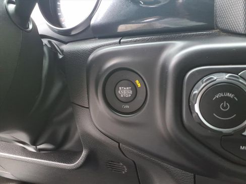 Used 2022 Jeep Wrangler Unlimited Sport image 9