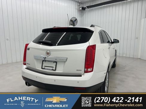 Used 2016 Cadillac SRX Luxury image 3