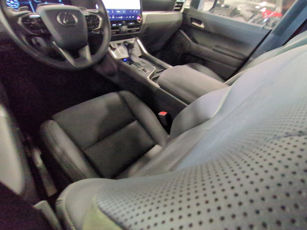Used 2024 Lexus GX 550 AWD/4WD image 22