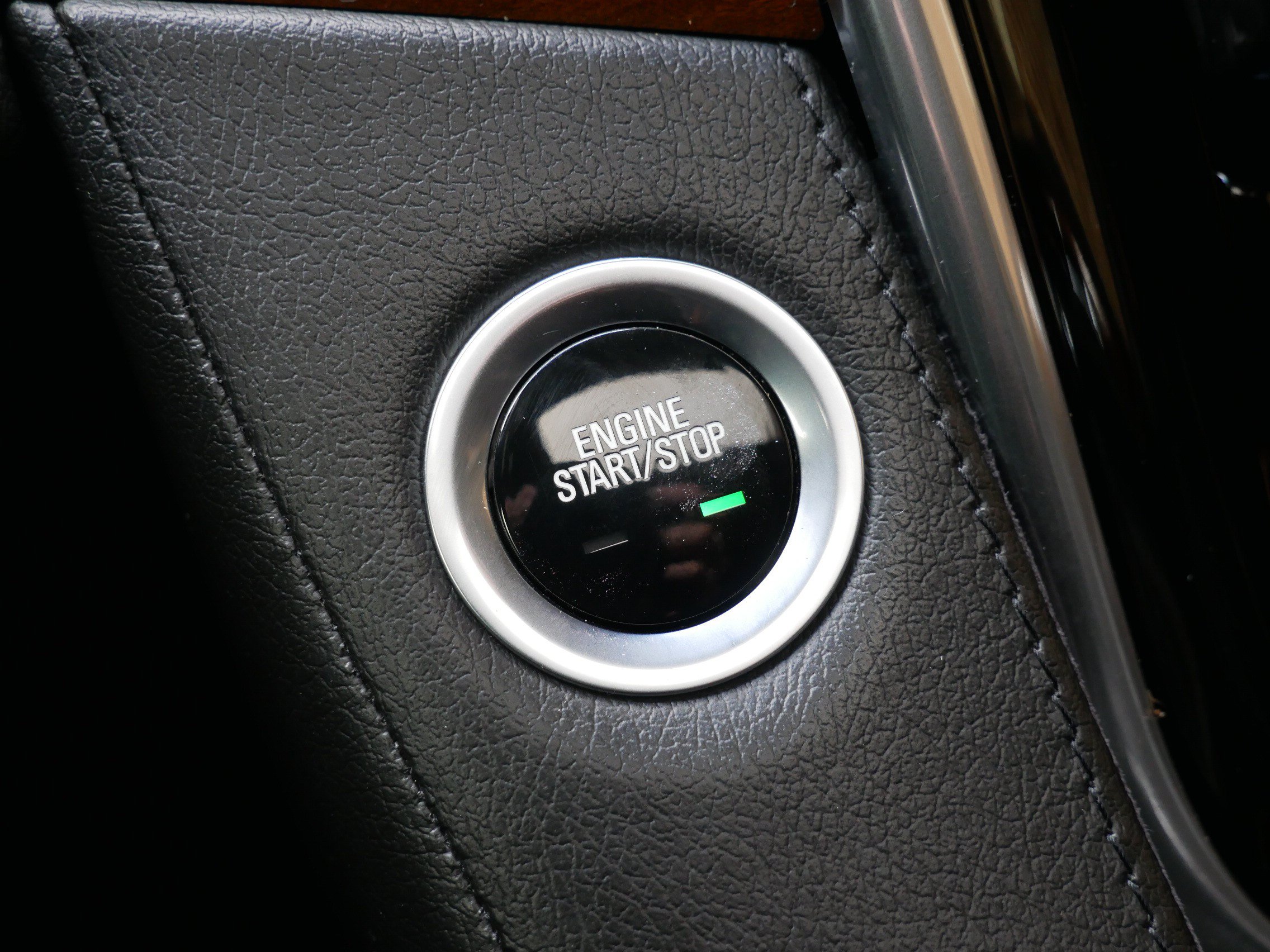 Used 2019 Cadillac Escalade Premium Luxury AWD/4WD image 24