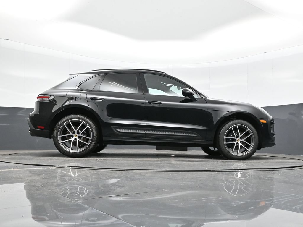 Certified 2026 Porsche Macan AWD/4WD image 39