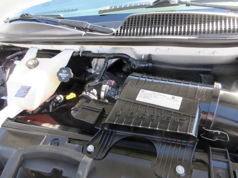 Used 2018 Chevrolet Express 3500 Extended w/ Driver Convenience Package image 38