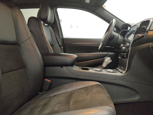 Used 2020 Jeep Grand Cherokee Altitude RWD image 21