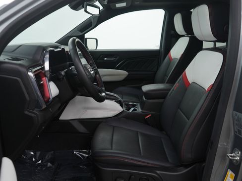 Used 2024 GMC Canyon AT4X image 15