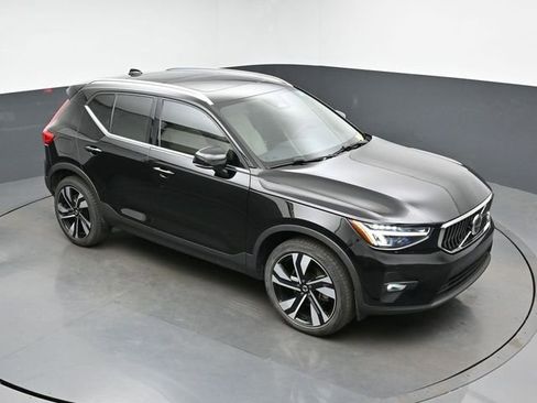 Used 2023 Volvo XC40 B5 Plus w/ Protection Package Premier AWD/4WD image 18