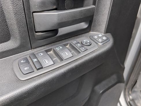 Used 2024 RAM 3500 Tradesman w/ Chrome Appearance Group image 17