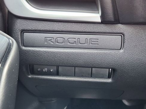 Used 2023 Nissan Rogue S AWD/4WD image 18