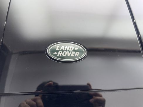 Used 2023 Land Rover Defender 130 X-Dynamic SE image 24