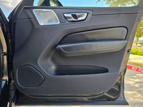 Used 2018 Volvo XC60 T6 Inscription w/ Luxury Seat Package AWD/4WD image 21