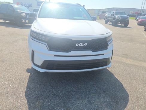 Used 2023 Kia Sorento S w/ Panoramic Sunroof Package FWD image 2