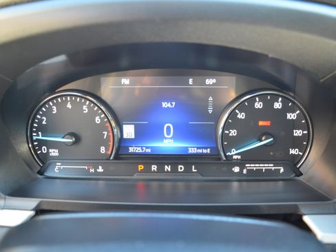 Used 2022 Ford Explorer XLT w/ Equipment Group 202A image 7