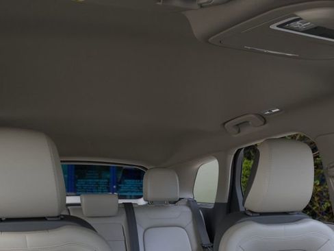 New 2026 Lincoln Corsair Premiere image 23