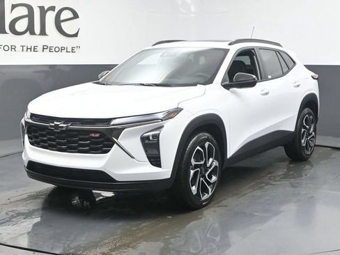 New 2026 Chevrolet Trax RS w/ Sunroof Package FWD image 12