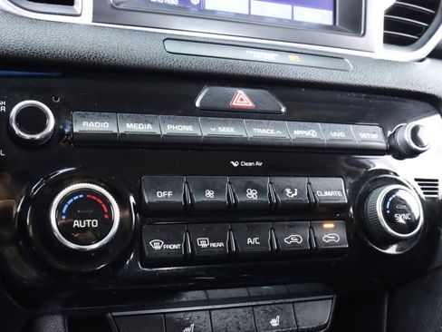 Used 2018 Kia Sportage EX image 25