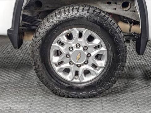 Used 2023 Chevrolet Silverado 2500 LT image 33