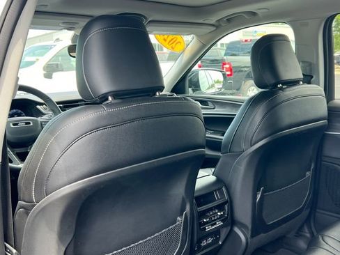 Certified 2024 Jeep Grand Cherokee Limited AWD/4WD image 40