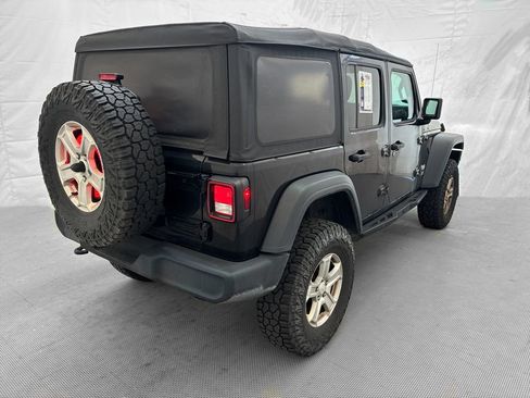 Used 2018 Jeep Wrangler Unlimited Sport S AWD/4WD image 6
