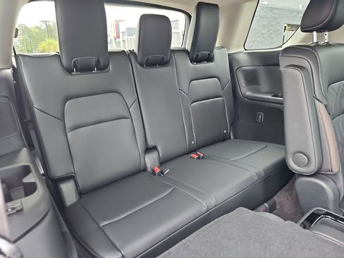 New 2026 Nissan Pathfinder Platinum FWD image 16