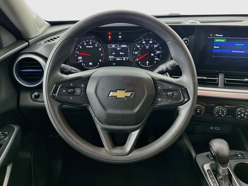Used 2024 Chevrolet Trax LS FWD image 17