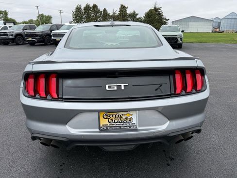 Used 2022 Ford Mustang GT RWD image 5