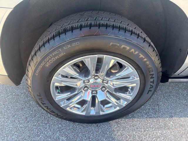 Used 2025 GMC Yukon Denali w/ Sun & Power Step Package AWD/4WD image 15