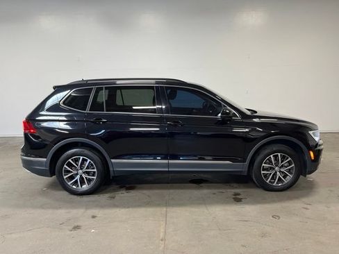 Used 2020 Volkswagen Tiguan SE FWD image 2