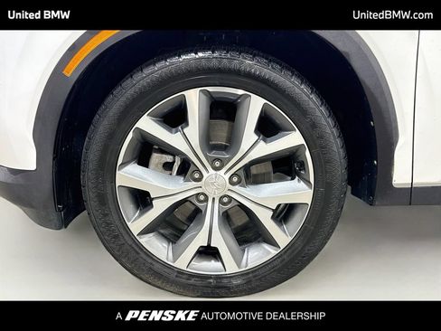Used 2022 Hyundai Palisade SEL w/ Premium Package FWD image 2