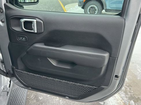 Used 2021 Jeep Wrangler Unlimited Sahara image 17