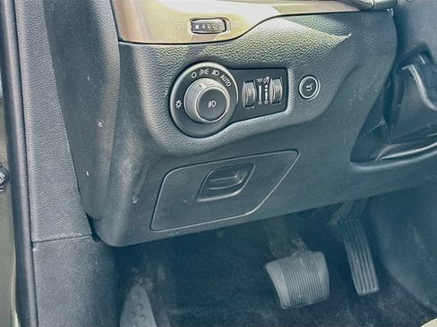 Used 2016 Jeep Cherokee 75th Anniversary AWD/4WD image 11