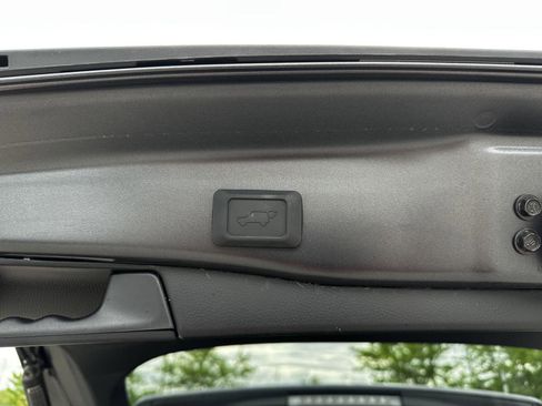 Used 2024 Toyota RAV4 XLE Premium FWD image 22