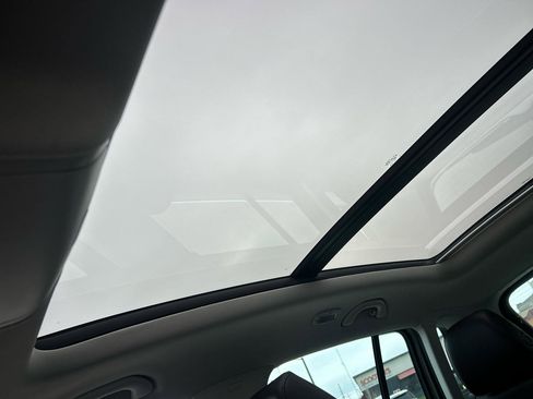 Used 2016 Volkswagen Tiguan SE image 22