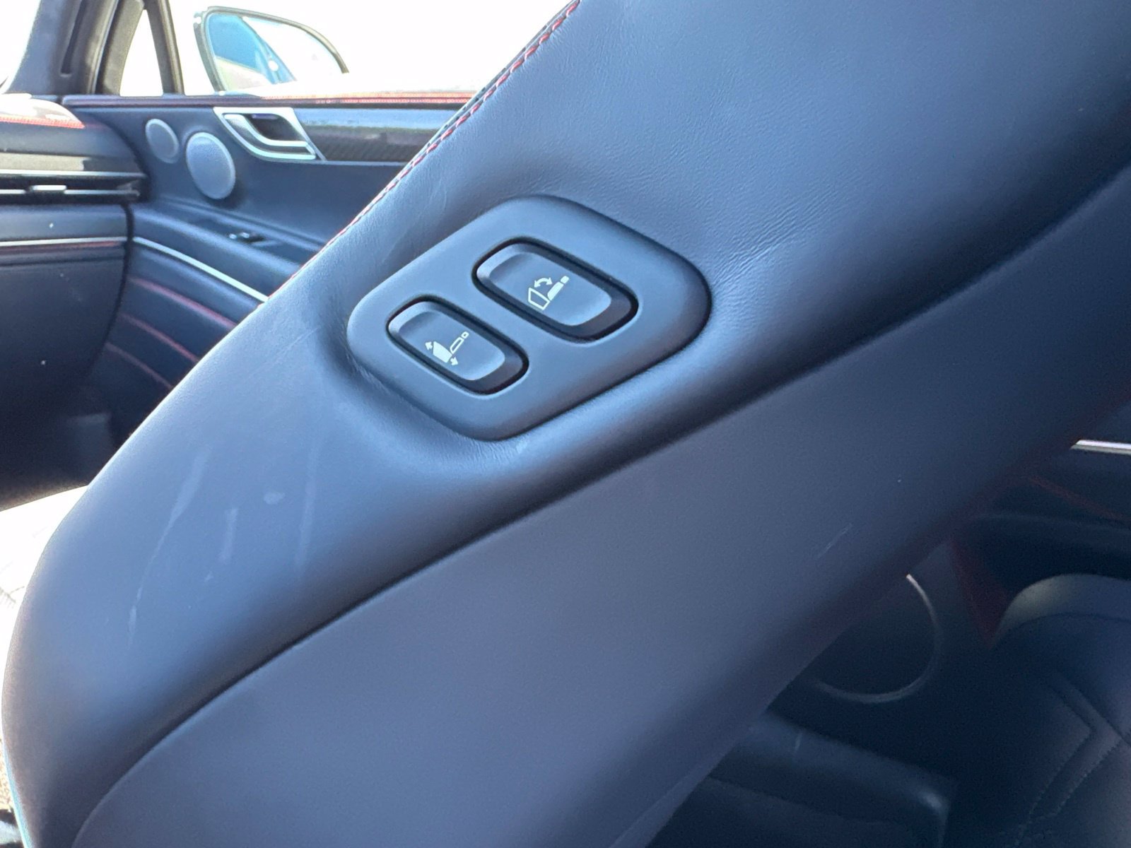 Used 2025 Genesis GV80 3.5T e-SC AWD/4WD image 17