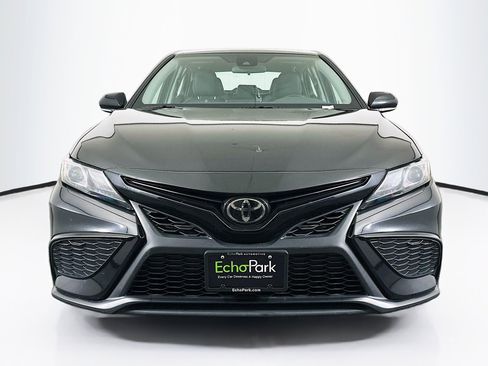 Used 2024 Toyota Camry SE image 2