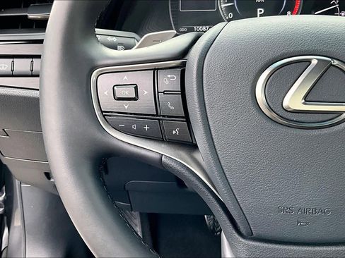 Used 2025 Lexus ES 350 w/ Premium Package image 22