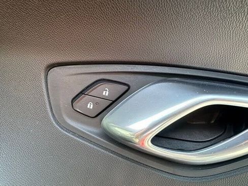 Used 2019 Chevrolet Camaro ZL1 RWD image 33