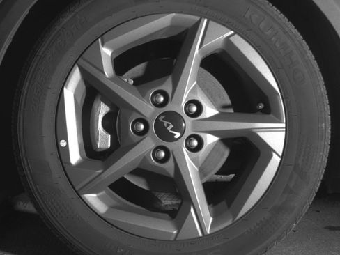 Used 2025 Kia K4 LXS image 12