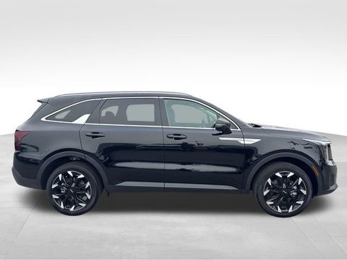 Certified 2026 Kia Sorento EX AWD/4WD image 6