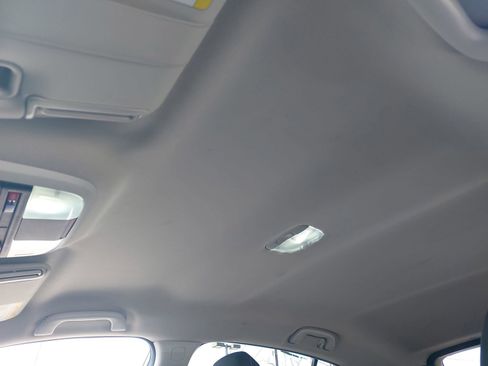 Used 2020 Subaru Crosstrek 2.0i Premium image 28