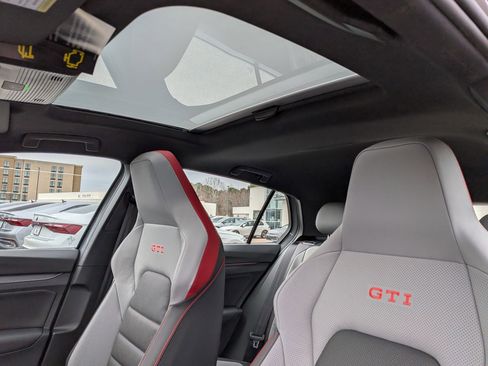 New 2026 Volkswagen GTI SE FWD image 16
