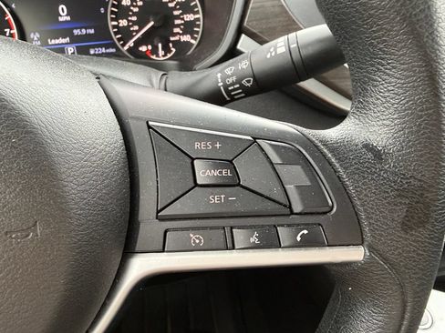 Used 2024 Nissan Altima 2.5 SV FWD image 17