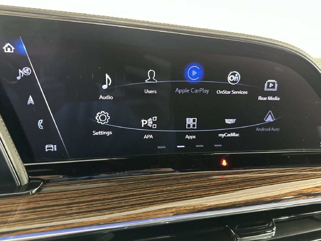 Used 2023 Cadillac Escalade Premium Luxury AWD/4WD image 17